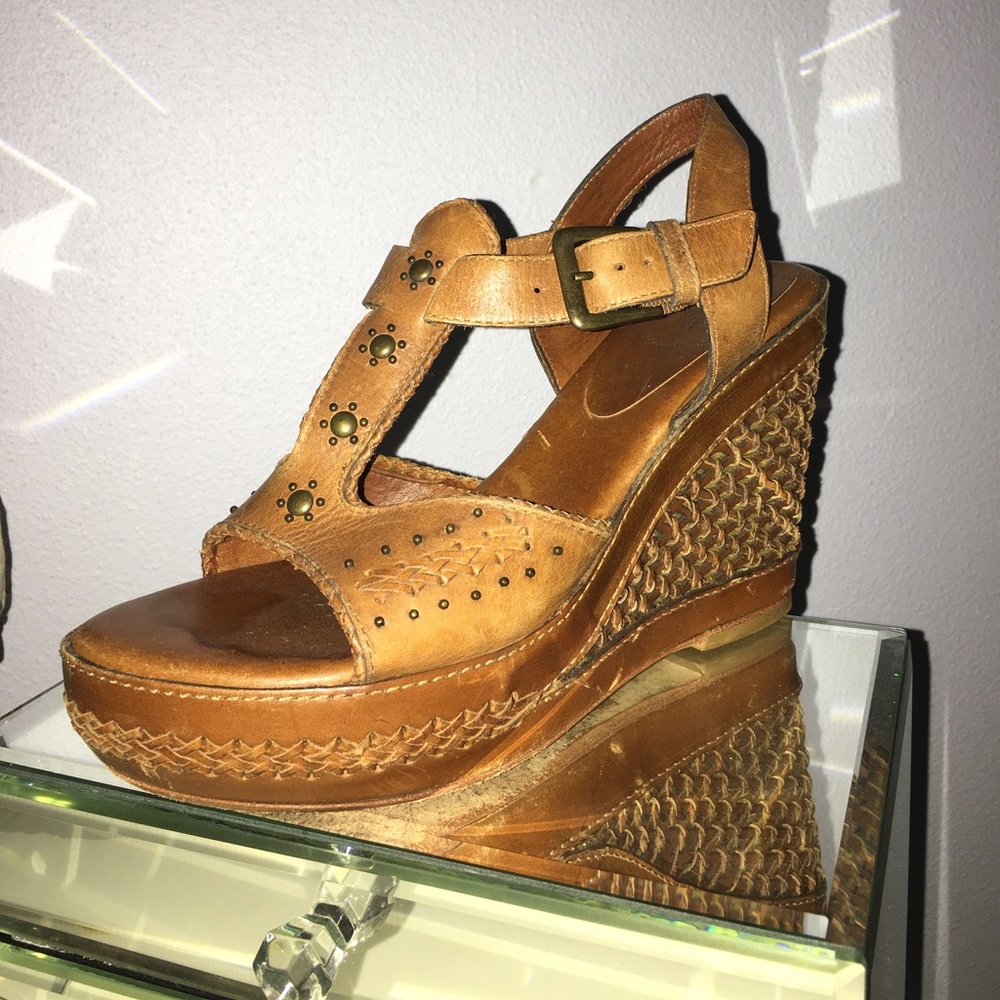 FRYE wedges!